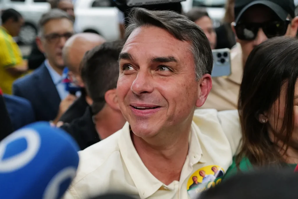 Flávio Bolsonaro wins first round of Brazil election
